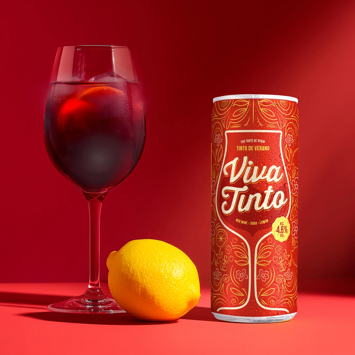 Viva Tinto can and glass product shot